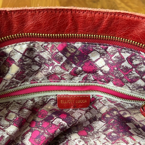 🔥Elliott Lucca | Women’s red leather zip top buckle/snap front crossbody purse - Picture 5 of 10